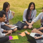 Cara Menyeimbangkan Kuliah, Organisasi, dan Magang bagi Mahasiswa